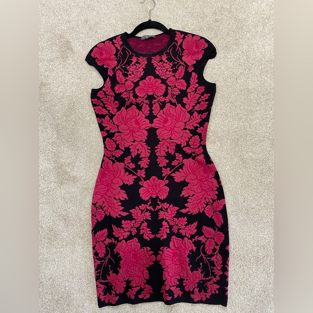 Alexander McQueen Floral Jacquard Body-con Dress Black and Pink M